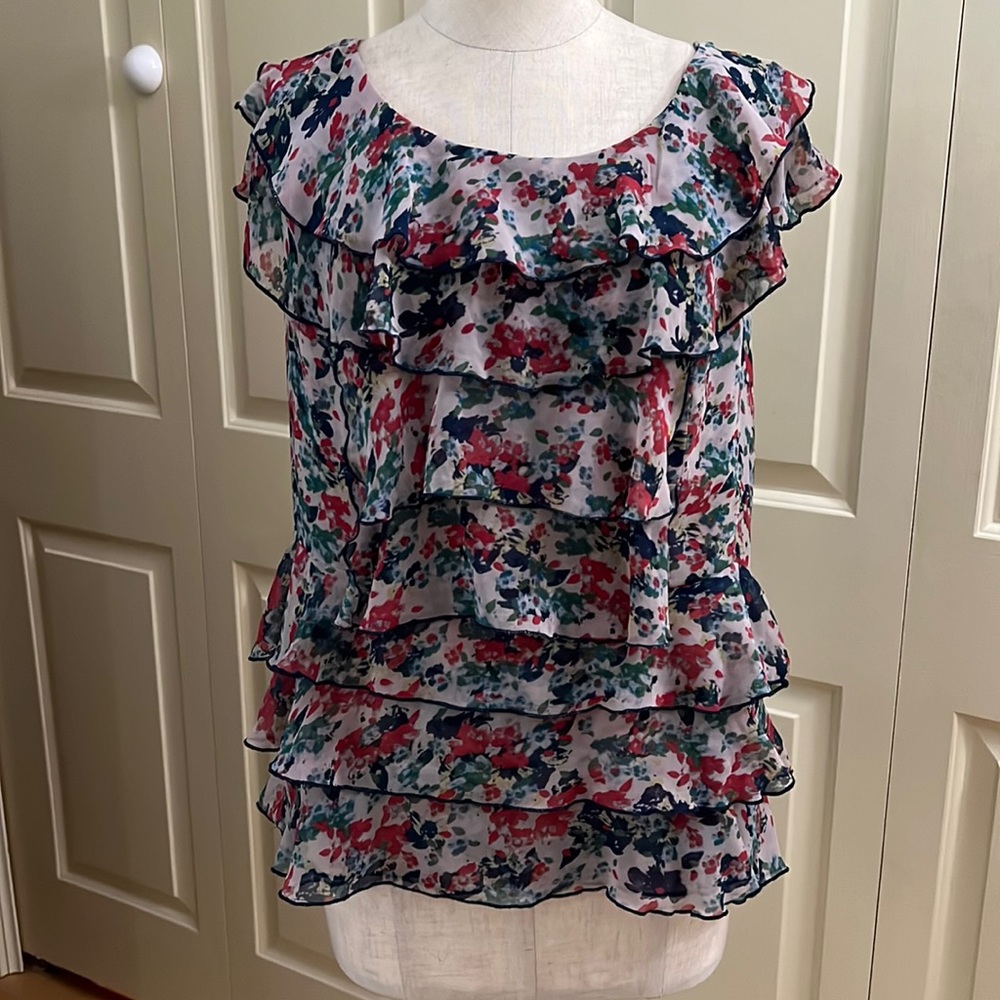 Go International ruffle top, navy multicolored, size xl. Great with denim